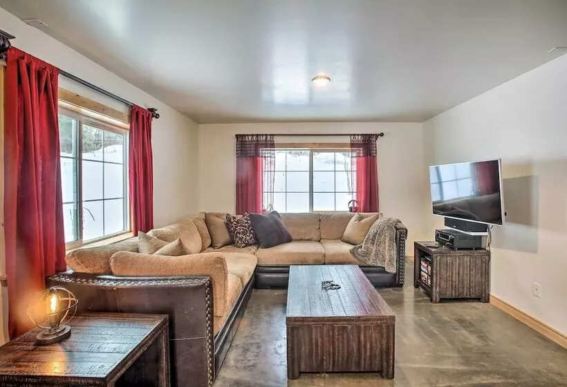 Kettle Falls Home W/ River Valley Mtn Views!