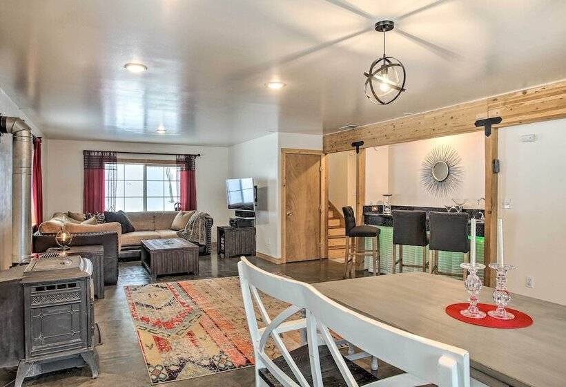 Kettle Falls Home W/ River Valley Mtn Views!