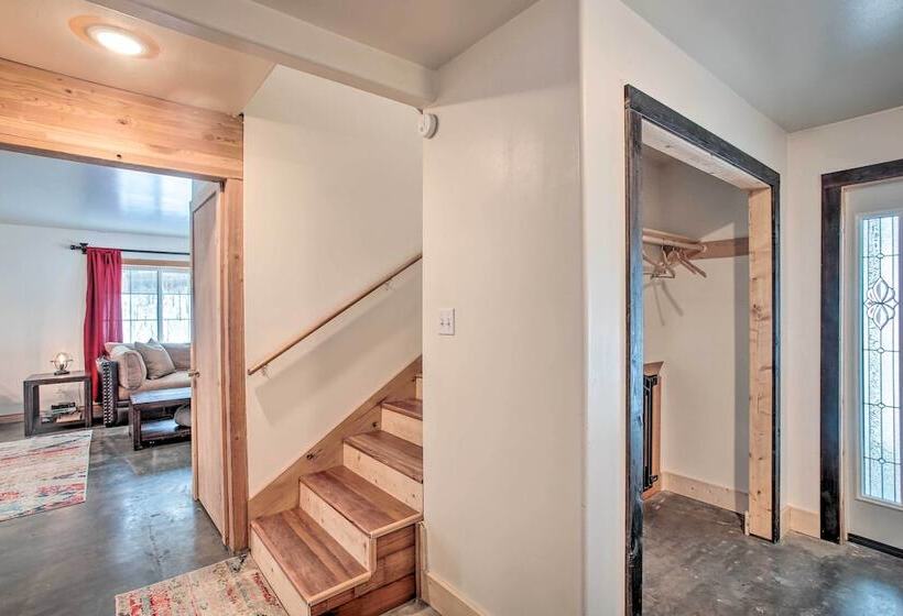 Kettle Falls Home W/ River Valley Mtn Views!