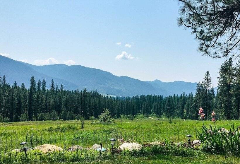 Kettle Falls Home W/ River Valley Mtn Views!