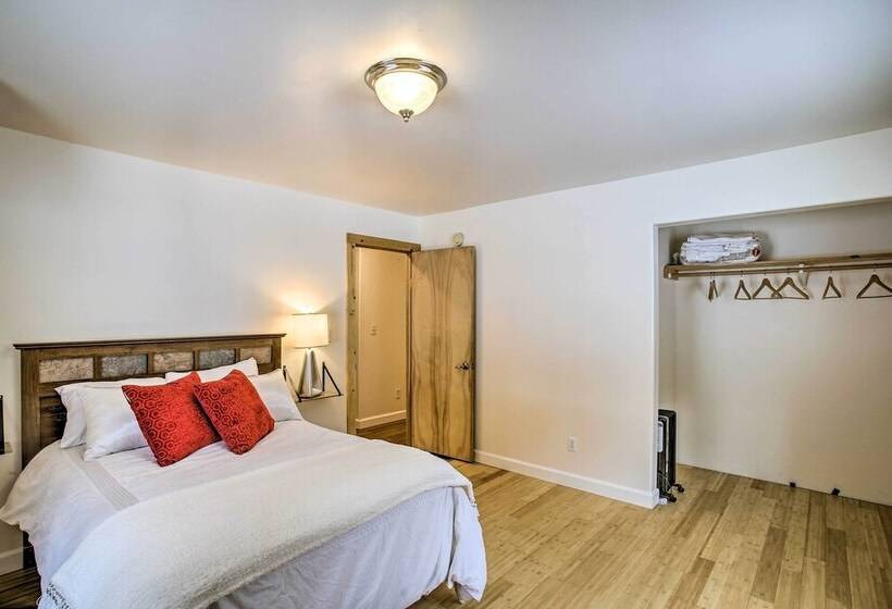 Kettle Falls Home W/ River Valley Mtn Views!