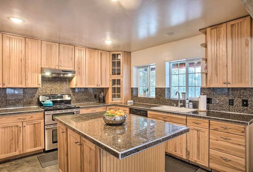 Kettle Falls Home W/ River Valley Mtn Views!