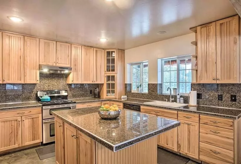 Kettle Falls Home W/ River Valley Mtn Views!