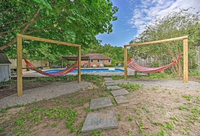 Lake Michigan Hideaway: Pool, Steps To Beach!