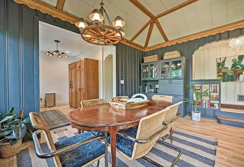 Lake Michigan Hideaway: Pool, Steps To Beach!