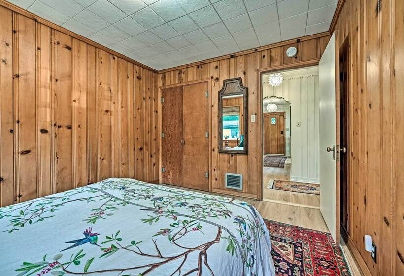 Lake Michigan Hideaway: Pool, Steps To Beach!