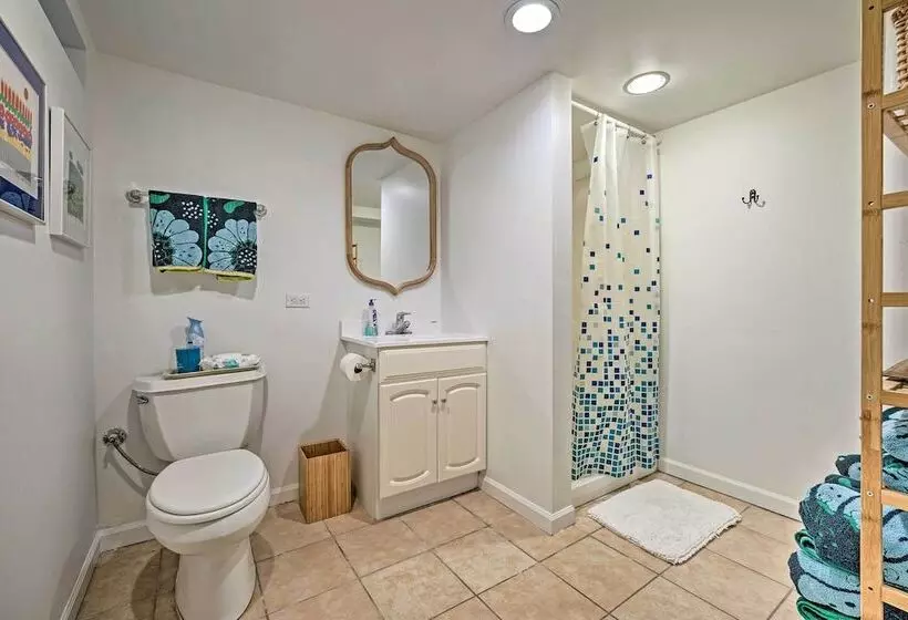 Lake Michigan Hideaway: Pool, Steps To Beach!