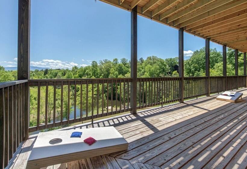 Pet Friendly Cabin Hot Tub, Games & Fishing Pond