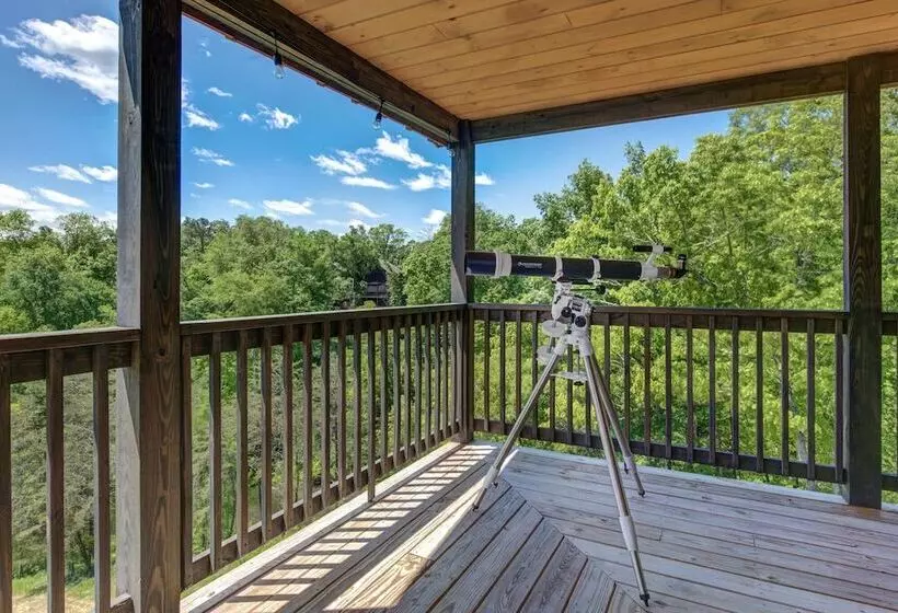 Pet Friendly Cabin Hot Tub, Games & Fishing Pond