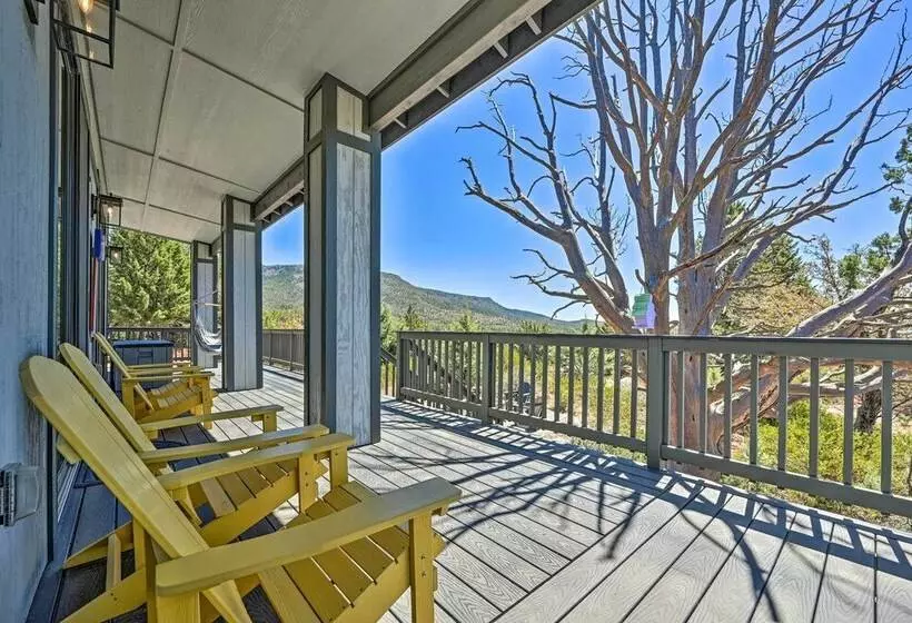 Mtn Views & Gas Fire Pit: Luxe Pine Escape!