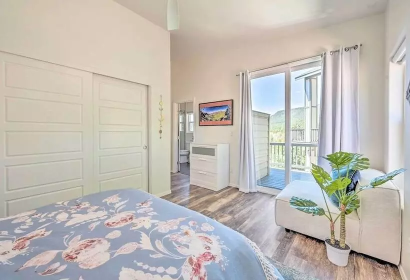 Mtn Views & Gas Fire Pit: Luxe Pine Escape!