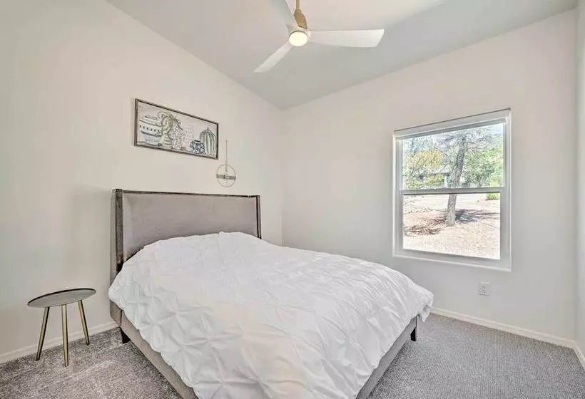 Mtn Views & Gas Fire Pit: Luxe Pine Escape!