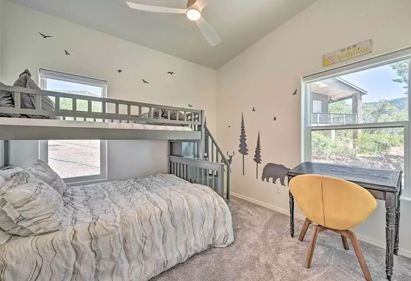 Mtn Views & Gas Fire Pit: Luxe Pine Escape!