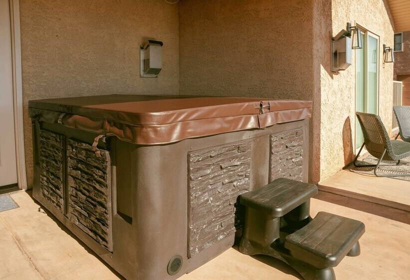 Modern Page Retreat W/ View, 9 Mi To Wahweap Beach