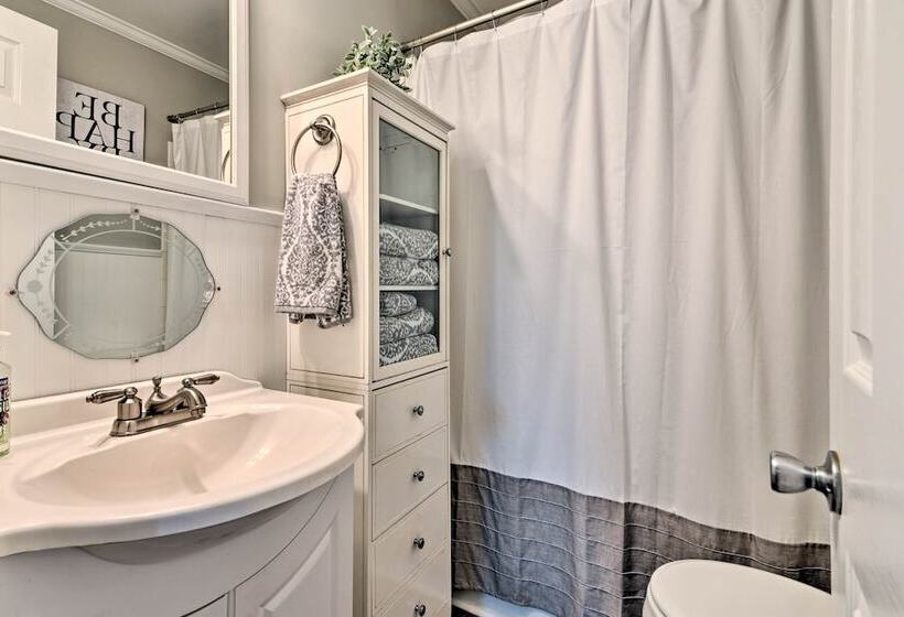 Peaceful Elkin Vacation Rental ~ 17 Mi To Mt Airy!