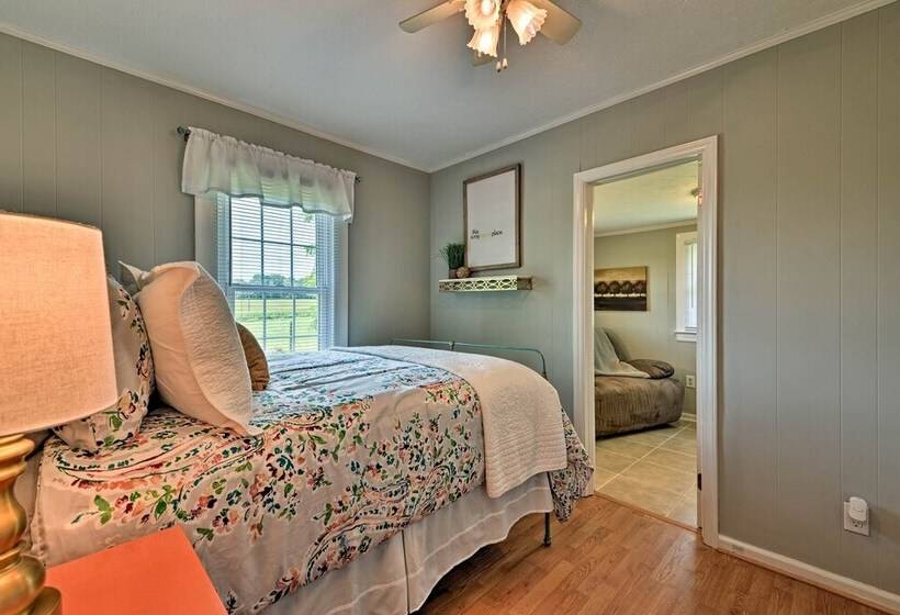 Peaceful Elkin Vacation Rental ~ 17 Mi To Mt Airy!