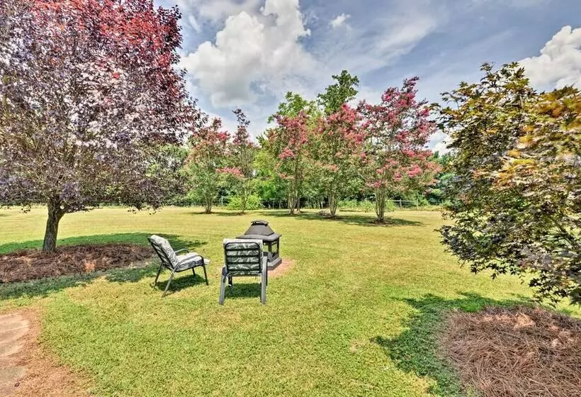 Peaceful Elkin Vacation Rental ~ 17 Mi To Mt Airy!