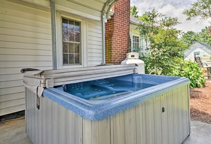 Peaceful Elkin Vacation Rental ~ 17 Mi To Mt Airy!