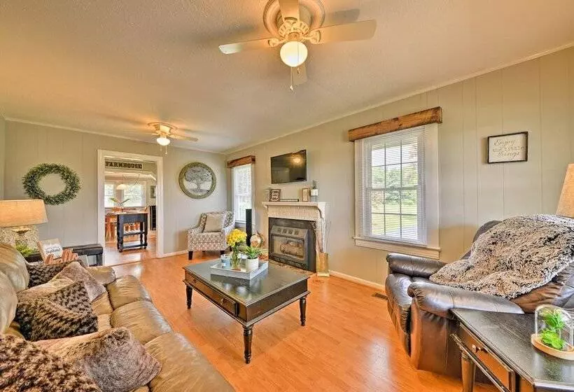 Peaceful Elkin Vacation Rental ~ 17 Mi To Mt Airy!
