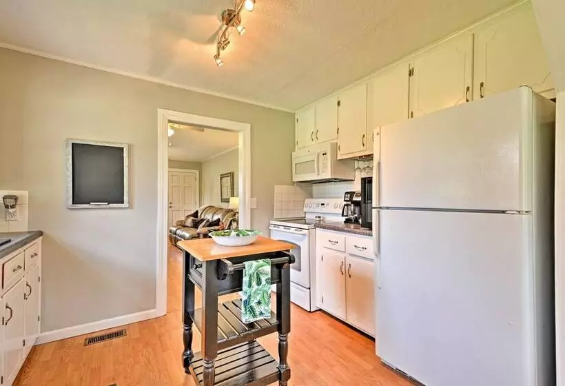 Peaceful Elkin Vacation Rental ~ 17 Mi To Mt Airy!