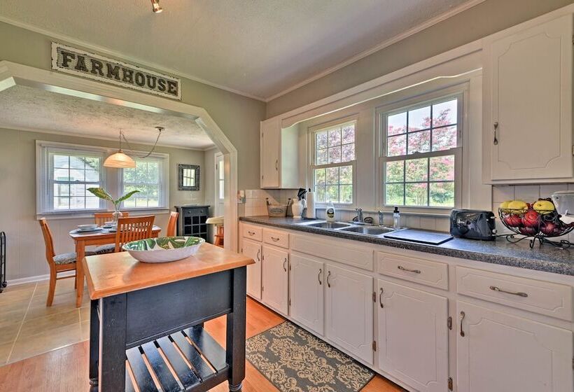 Peaceful Elkin Vacation Rental ~ 17 Mi To Mt Airy!