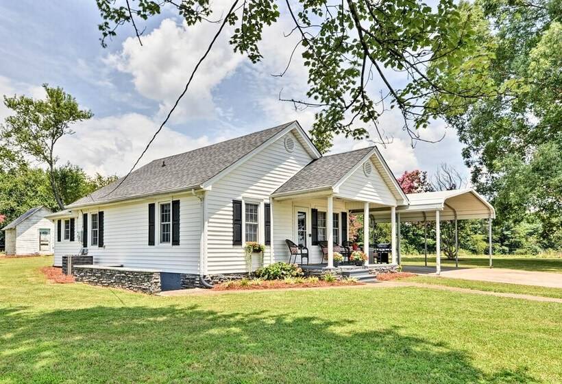 Peaceful Elkin Vacation Rental ~ 17 Mi To Mt Airy!