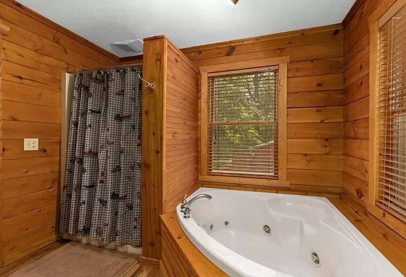 Majatalo Cabin Retreat On Big Crooked Lake