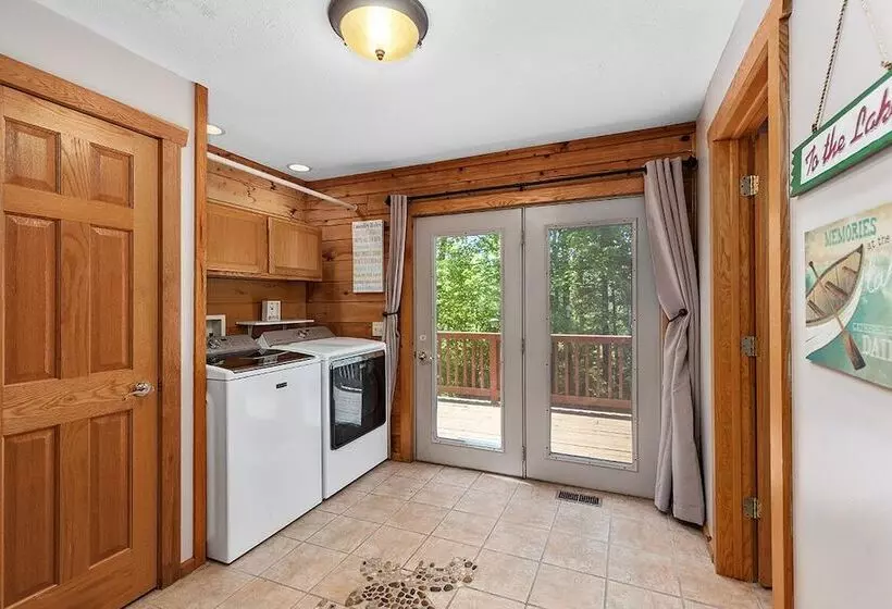 Majatalo Cabin Retreat On Big Crooked Lake