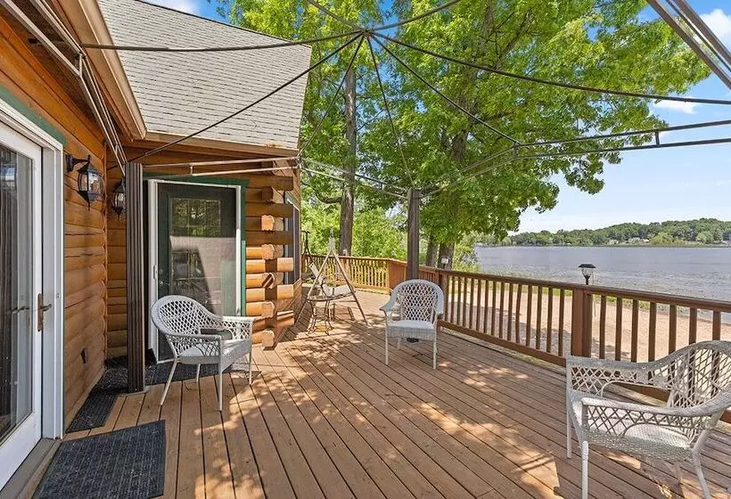 Majatalo Cabin Retreat On Big Crooked Lake