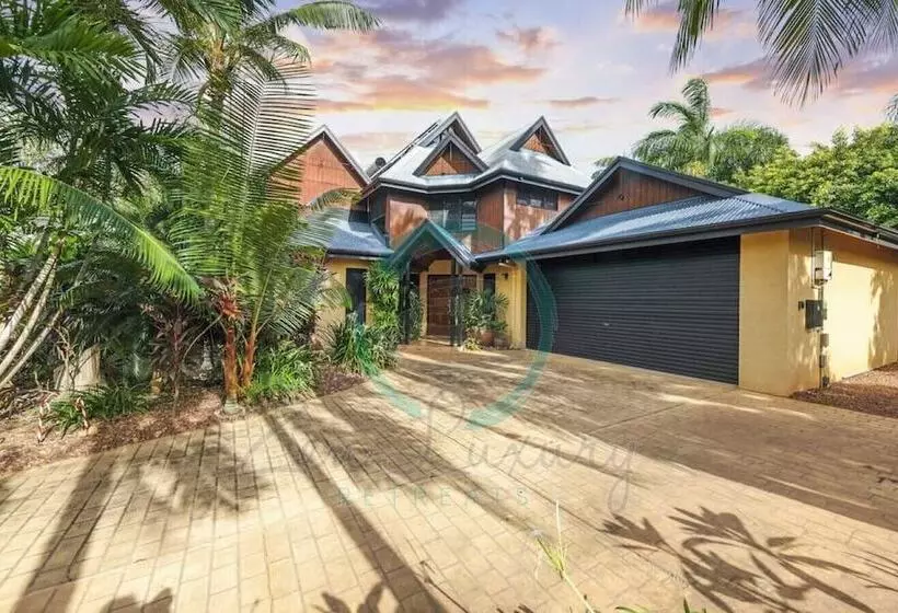 Majatalo Zenlux   3 Story Corporate Golf Retreat