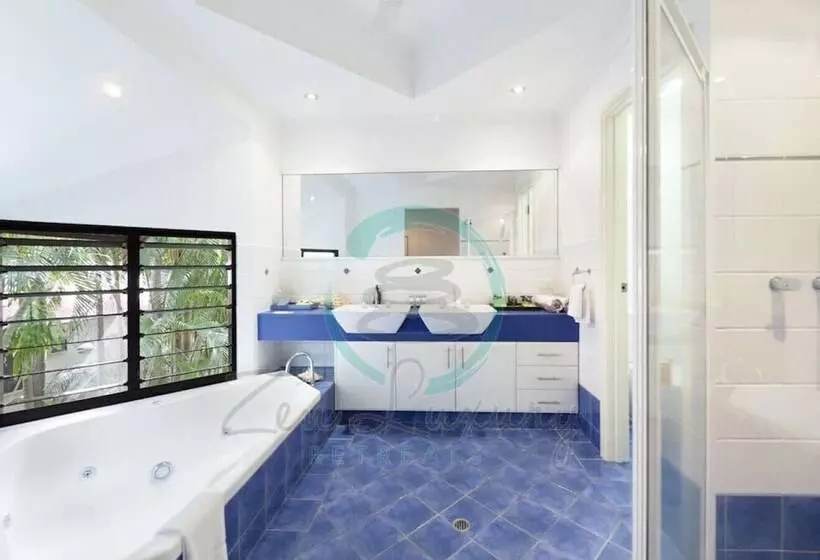 Majatalo Zenlux   3 Story Corporate Golf Retreat