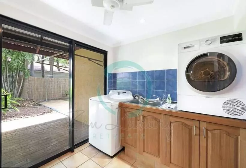 Majatalo Zenlux   3 Story Corporate Golf Retreat