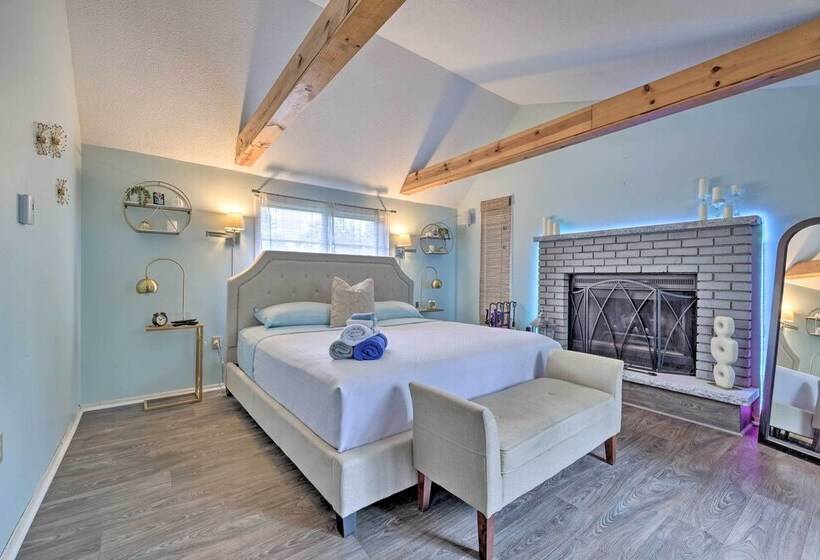 Pocono Mtn Retreat W/ Hot Tub < 11 Mi To Camelback