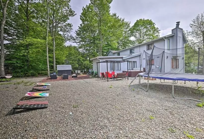 Pocono Mtn Retreat W/ Hot Tub < 11 Mi To Camelback