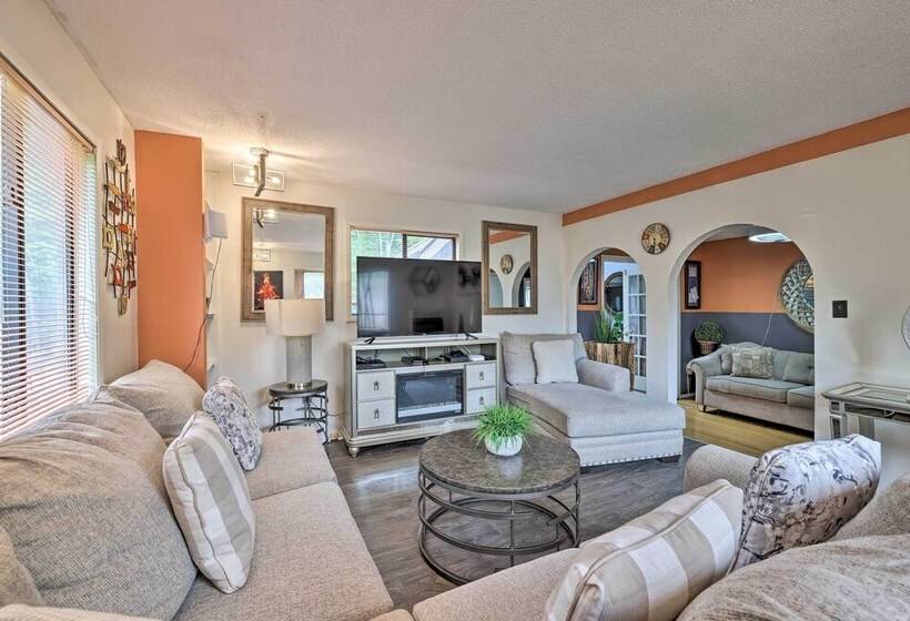 Pocono Mtn Retreat W/ Hot Tub < 11 Mi To Camelback