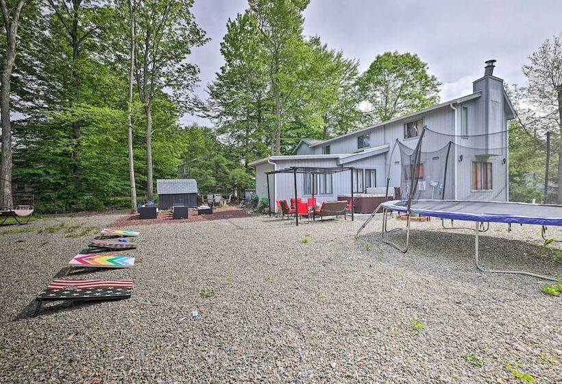 Pocono Mtn Retreat W/ Hot Tub < 11 Mi To Camelback