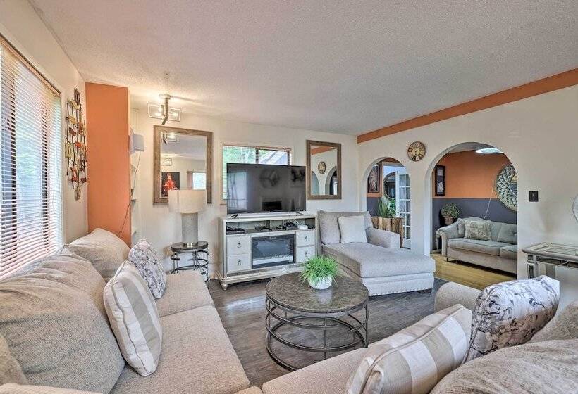 Pocono Mtn Retreat W/ Hot Tub < 11 Mi To Camelback