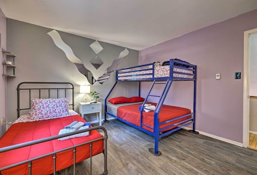 Pocono Mtn Retreat W/ Hot Tub < 11 Mi To Camelback