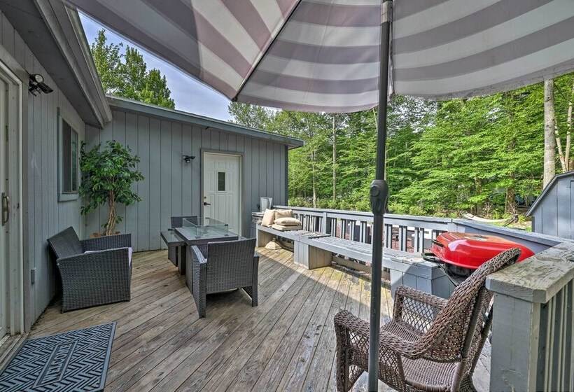 Pocono Mtn Retreat W/ Hot Tub < 11 Mi To Camelback