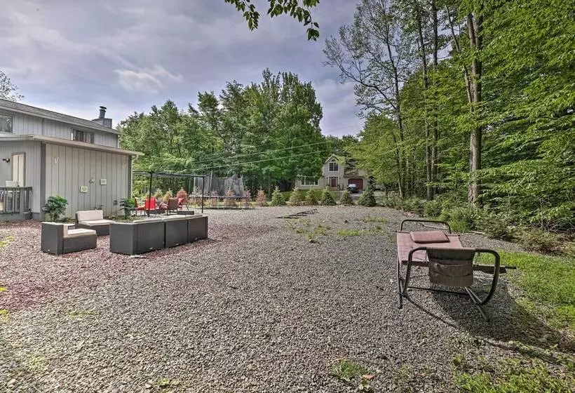 Pocono Mtn Retreat W/ Hot Tub < 11 Mi To Camelback