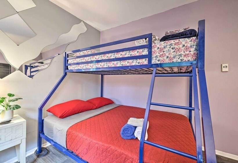 Pocono Mtn Retreat W/ Hot Tub < 11 Mi To Camelback