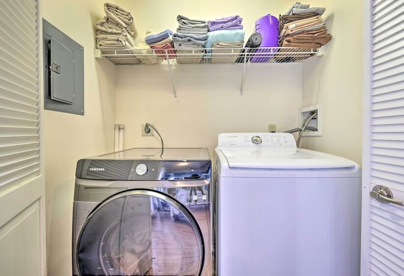 Pocono Mtn Retreat W/ Hot Tub < 11 Mi To Camelback