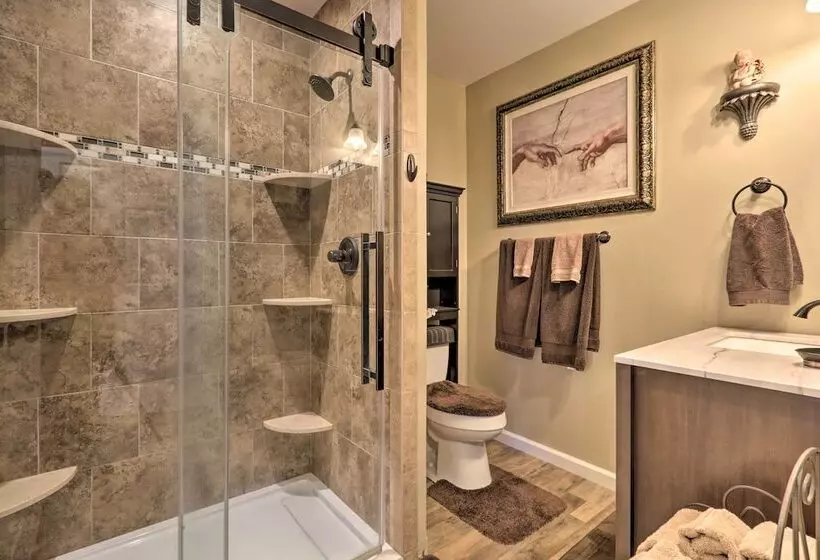 Quaint Creekside Cottage W/ Porch & Backyard!