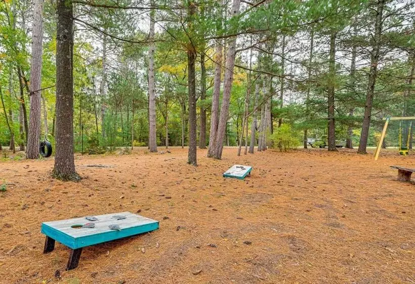 Quiet Retreat On Lake W/ Kayaks, Boats + Bikes!