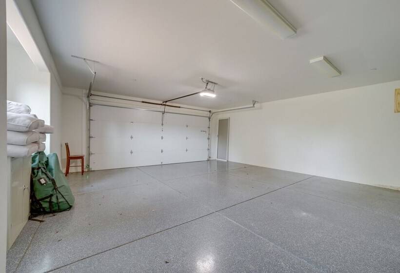 Red Rock Country Home With Patio & Mountain Views!