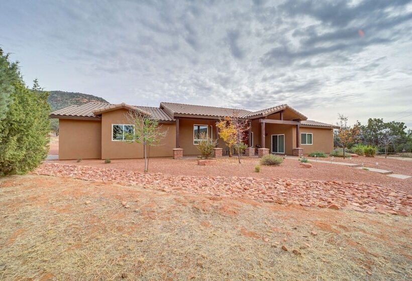 Red Rock Country Home With Patio & Mountain Views!
