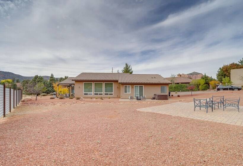 Red Rock Country Home With Patio & Mountain Views!