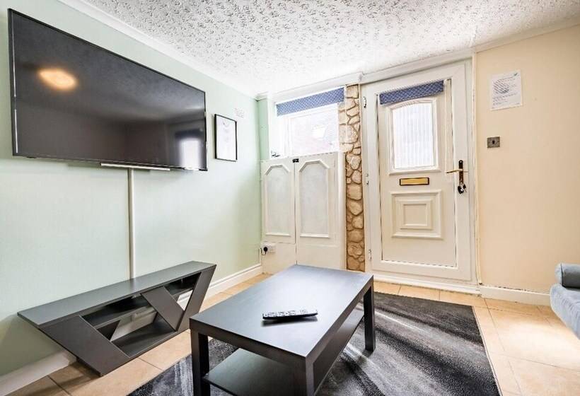 Резиденция Maidstone   Sleeps 6   Parking   Garden   96ws