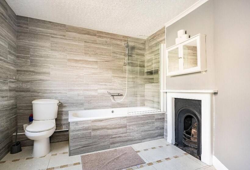 Резиденция Maidstone   Sleeps 6   Parking   Garden   96ws