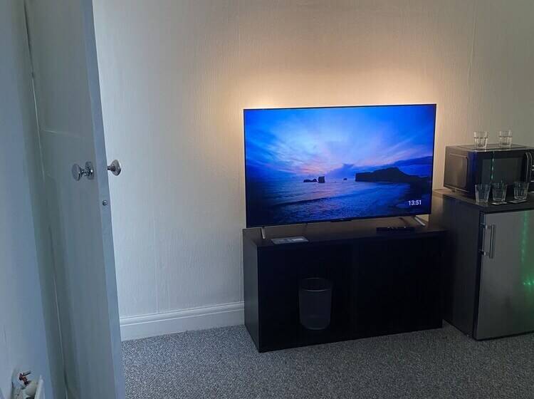 إقامة Sapphire Suites, Stunning 2 Bed House In Bradford